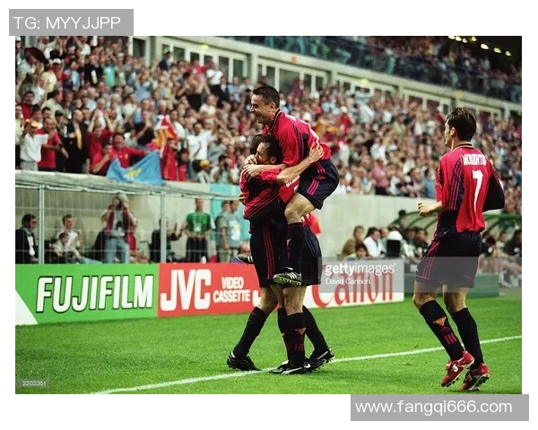 鸳鸯足球鞋球星是谁？